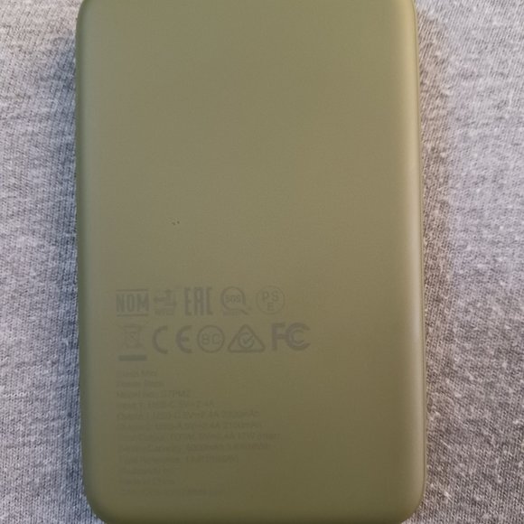 5000mAh Skullcandy stash mini power bank usb to usb b and c. - Picture 2 of 9